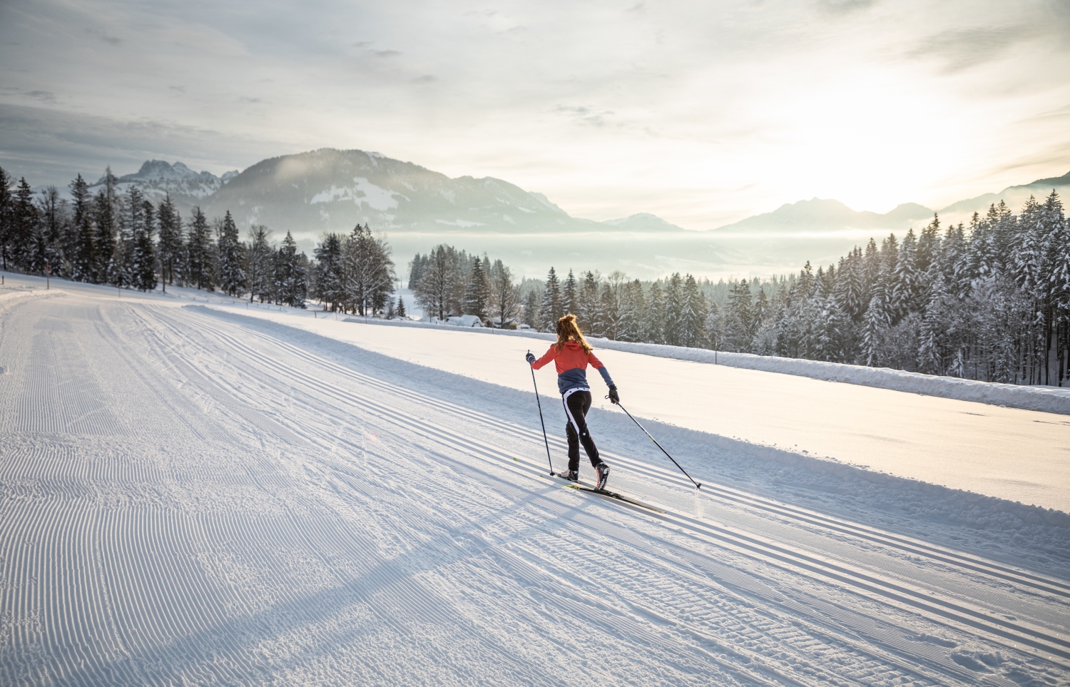 Cross-country skiing in the idyllic nature of the region St. Johann in Tirol