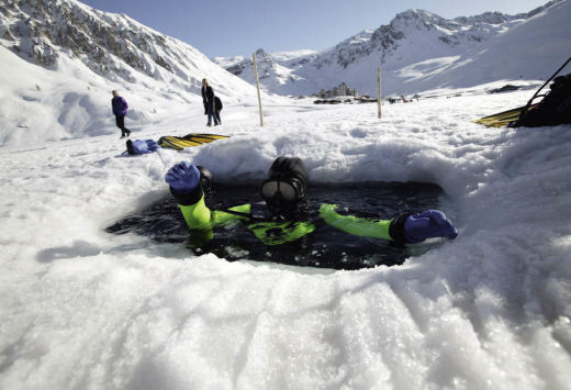 Tignes ice diving France
