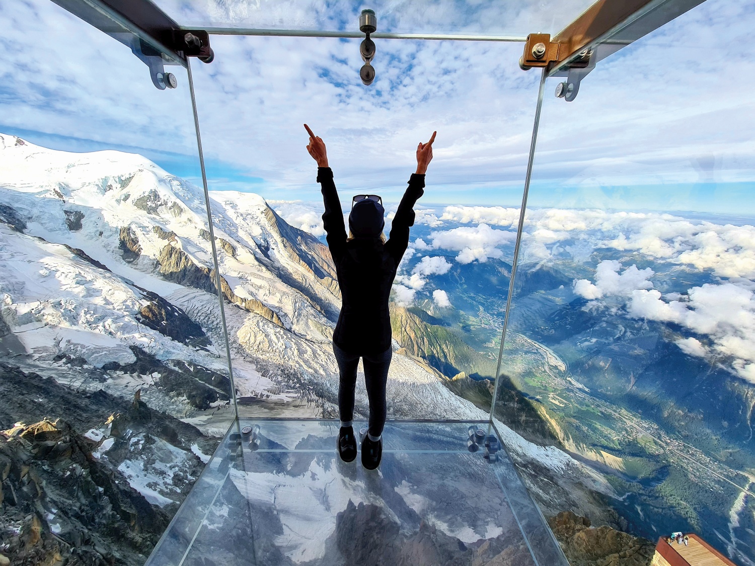 Aiguille_du_Midi_Chamonix_France.jpg