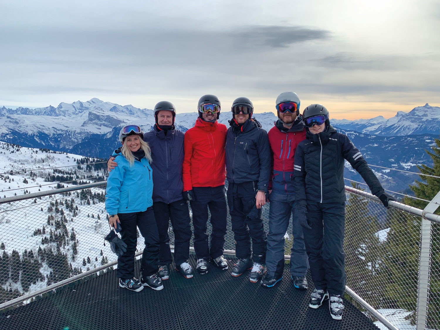 Group_ski_trip_Morzine_France.jpg