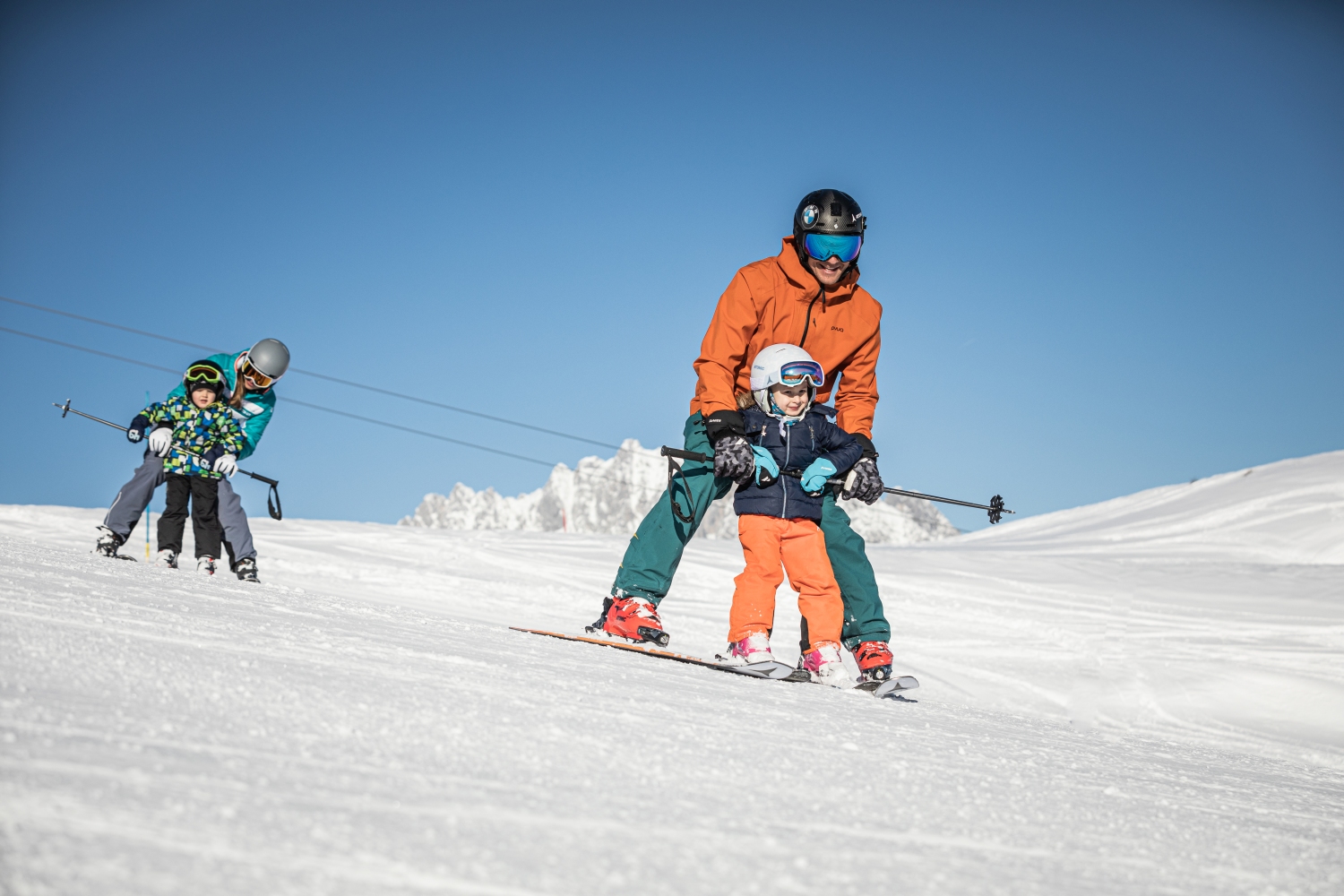 Skiing with children in St. Johann in Tirol