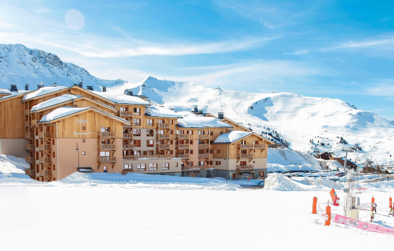 Image: https://www.snowmagazine.com/images/competitions/la%20plagne%20france%20-%20residence%20prestige%20front%20de%20neige%20sunweb.jpg