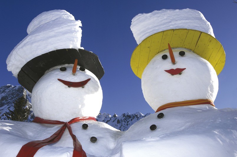 2415 snowmen in south tyrol italy