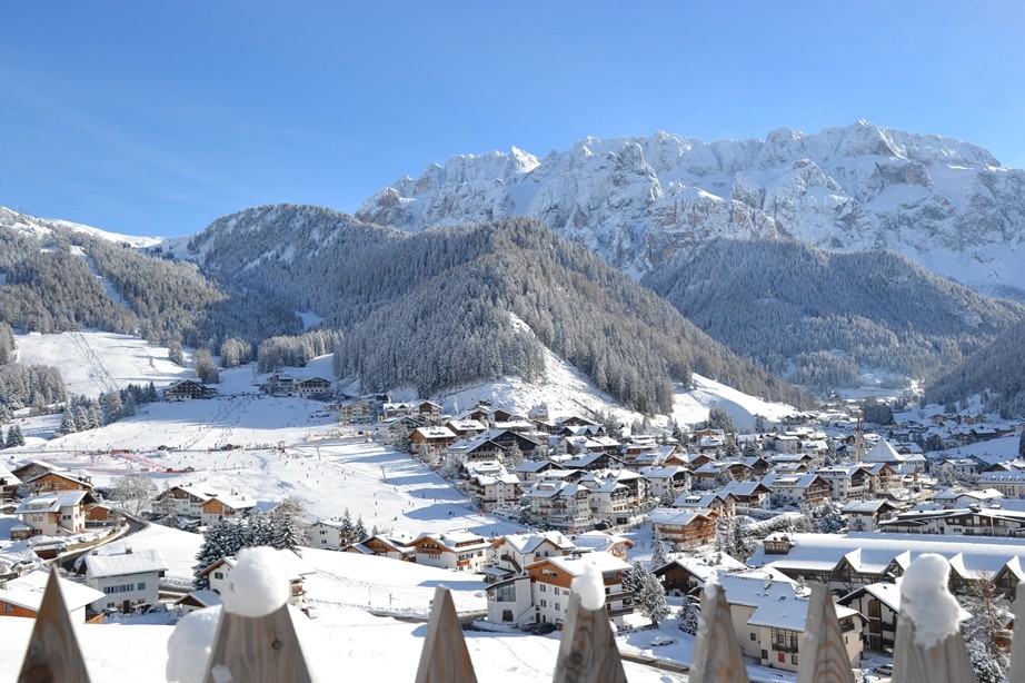 2417 snowy south tyrol ski resort
