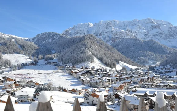 2417 snowy south tyrol ski resort