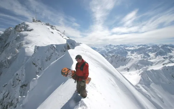 pic du midi snowboarder