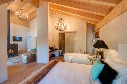 Chalet White Pearl Dining Room White Pearl La Pellegrina