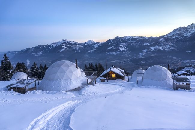 White_Pod_Hotel_Valais_Switzerland.jpg