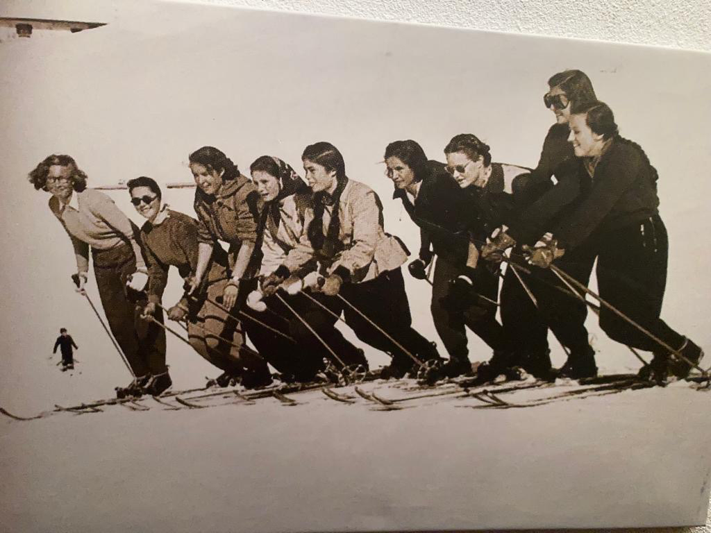 ladies-ski-club-historical