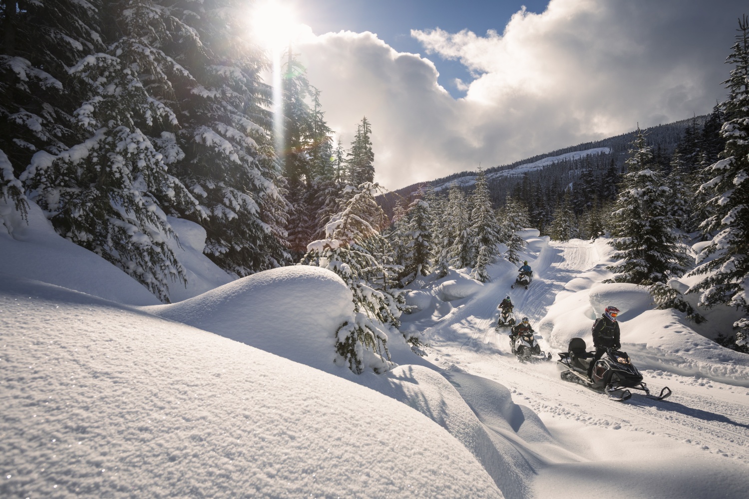 snowmobiling-whistler-canada