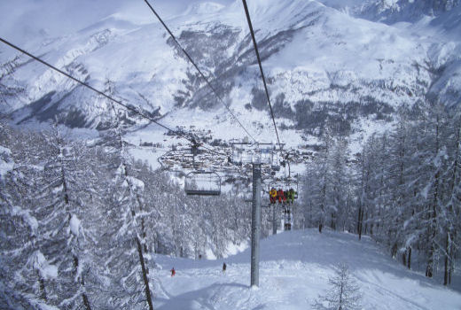 Bachas chair lift Serre Chevalier France