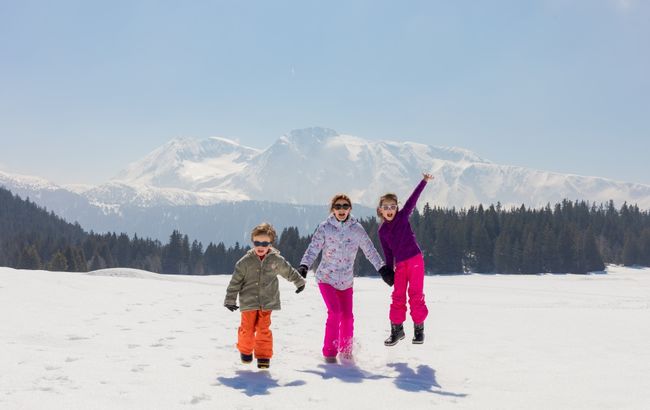 Family fun at the Plateau Arselle Chamrousse © PIERRE JAYET024.jpg
