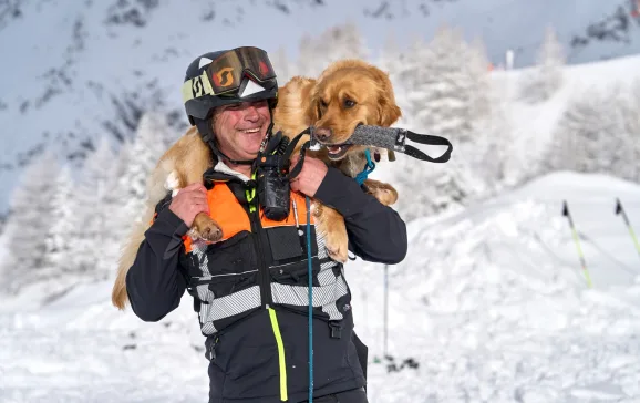 Chamonix avalanche dogs CREDIT Dan Wildey 4