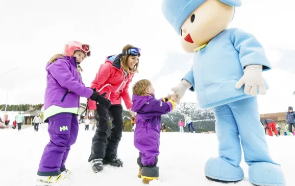 greeting the locals at vallnord palarinsal