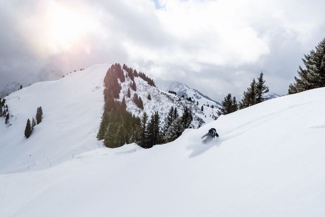 Jenny Jones powder snowboarding, Gstaad, Switzerland ©Rob Grew.jpg