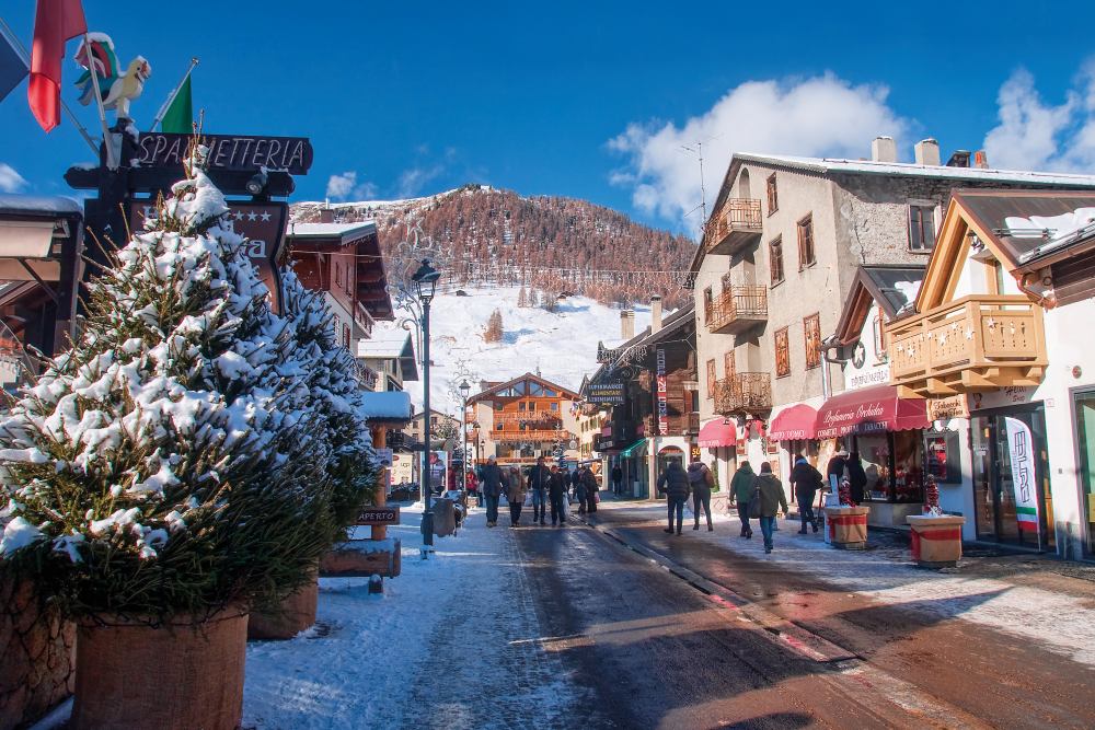 Livigno town street_web.jpg