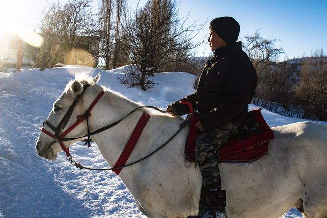 Meeting the locals in Uzbekistan ©Tristan Kennedy.jpg