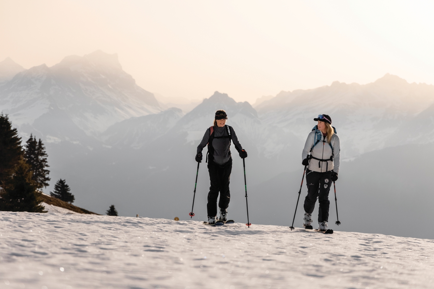 ski-touring-morgins-valais-switzerland