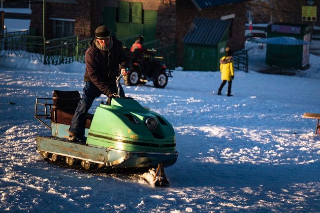 Snowmobile, Uzbekistan ©Tristan Kennedy.jpg