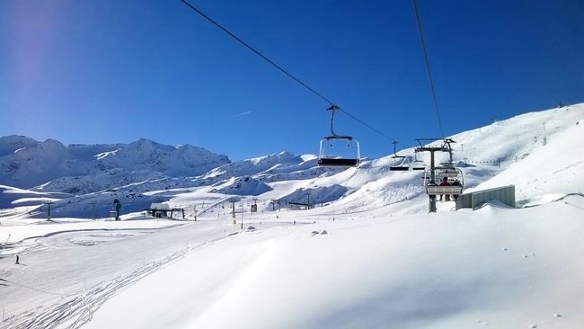 Snowy La Thuile.jpg