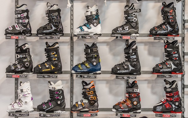 Alpine ski boots