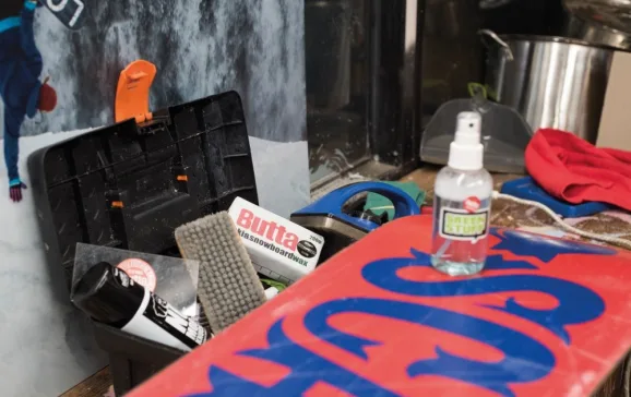 how to wax your snowboard