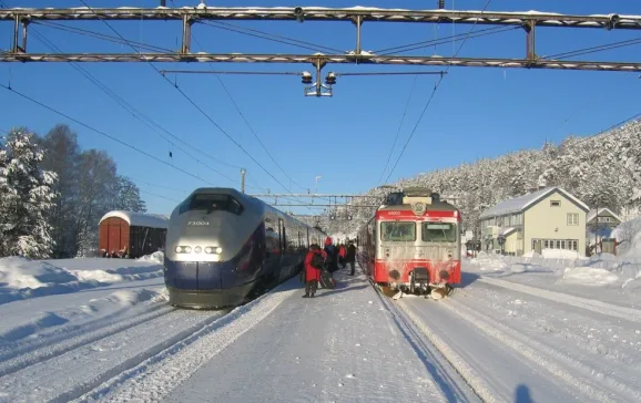 train in snow