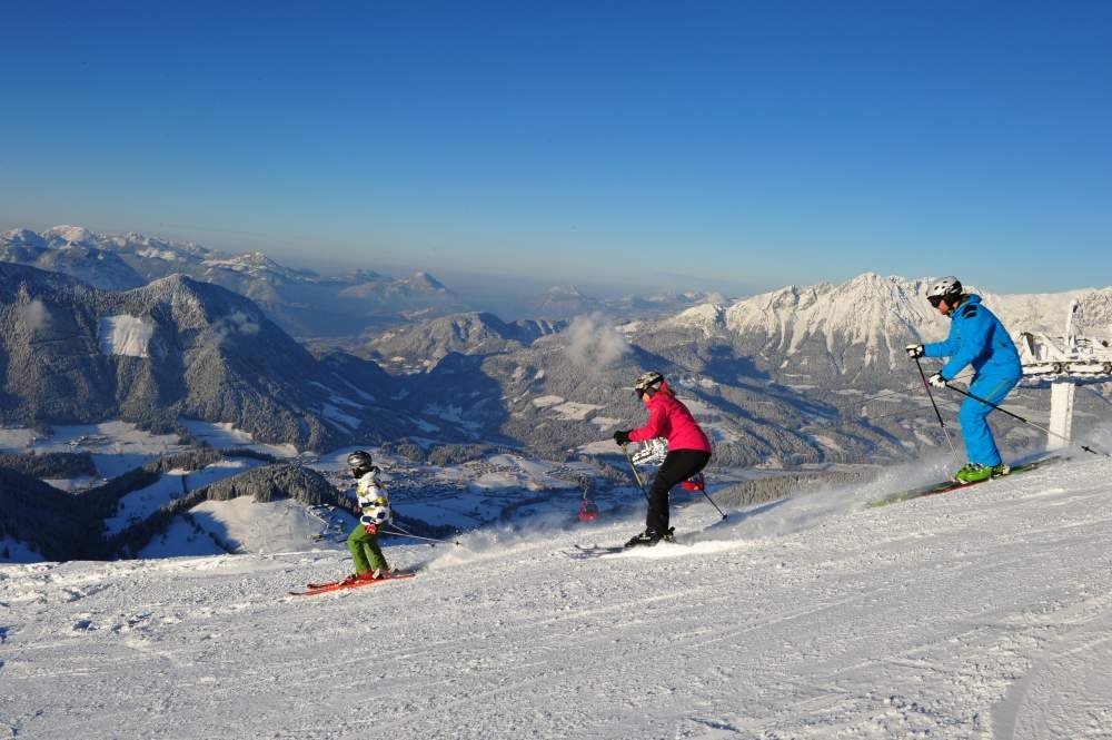 soll skiing for families credit christian kapfinger
