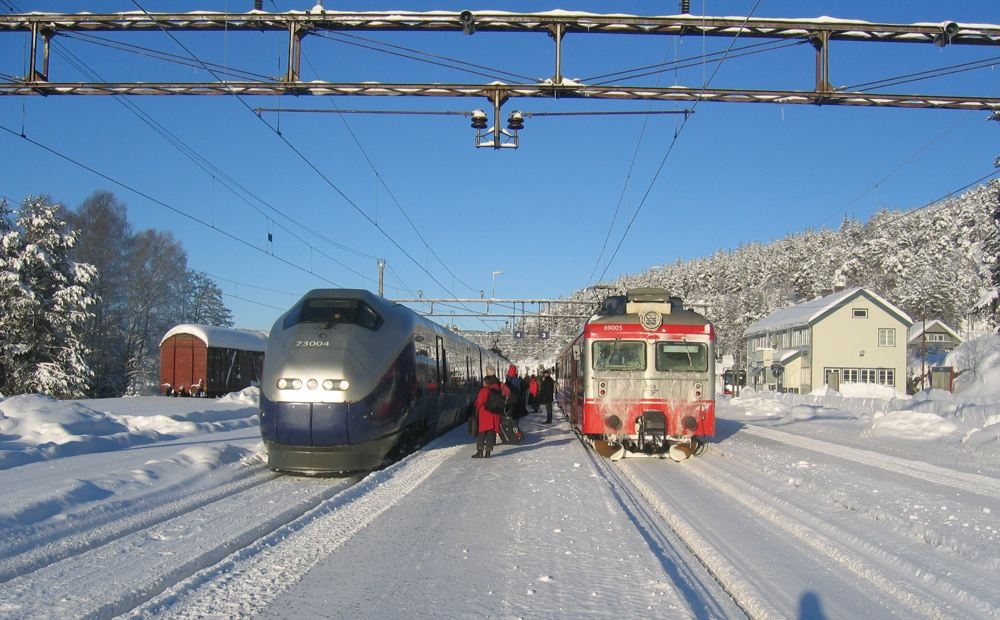 train in snow