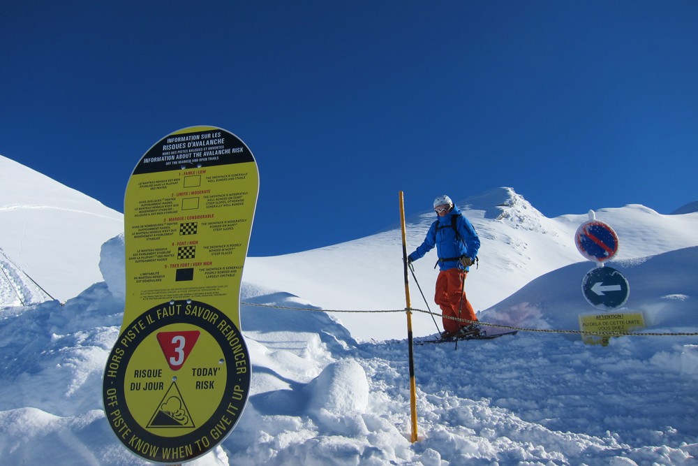 2728 mark borland behind avalanche rope in la clusaz france