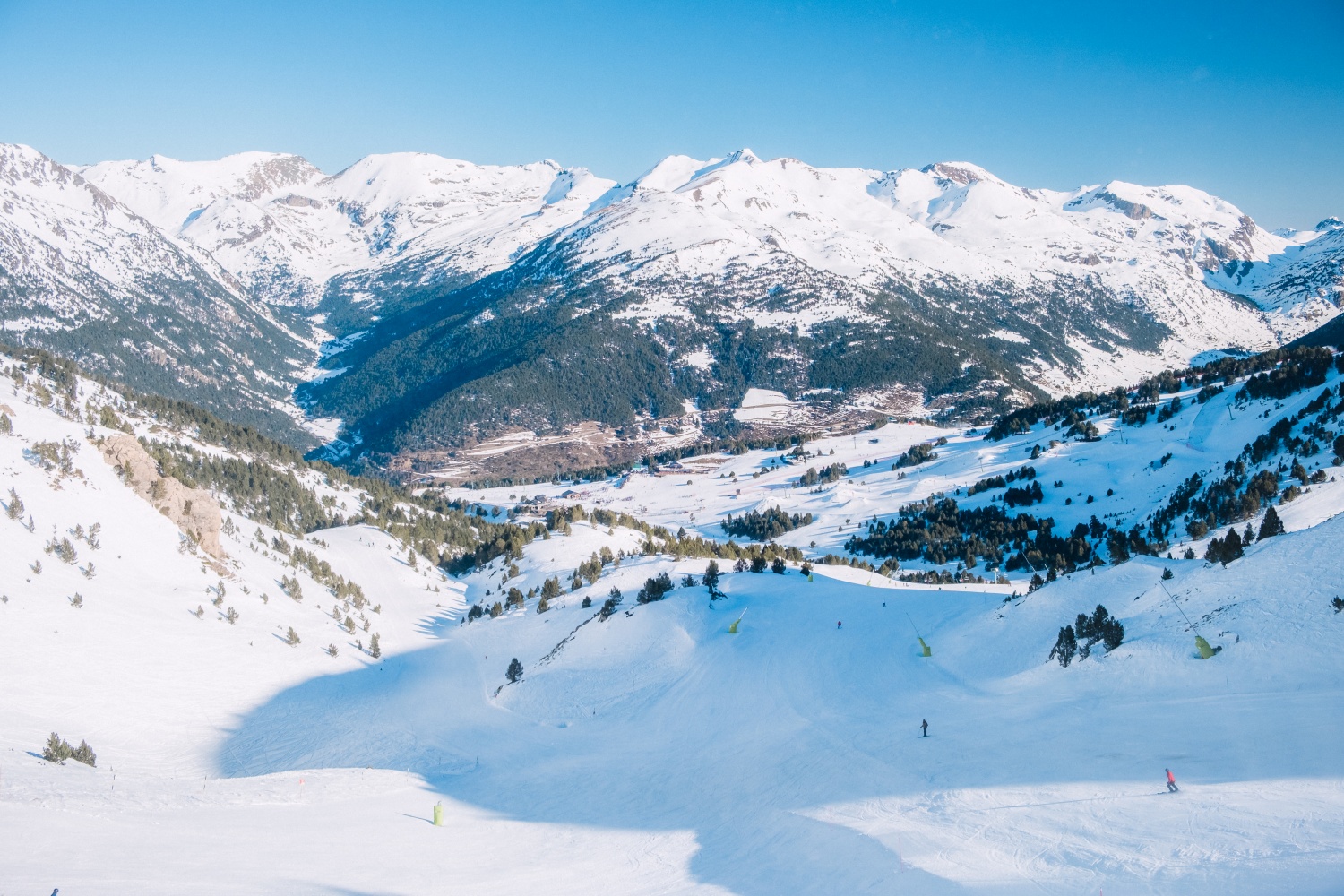 Landscape of snowey mountains valley_Skiing on a budget, Andorra