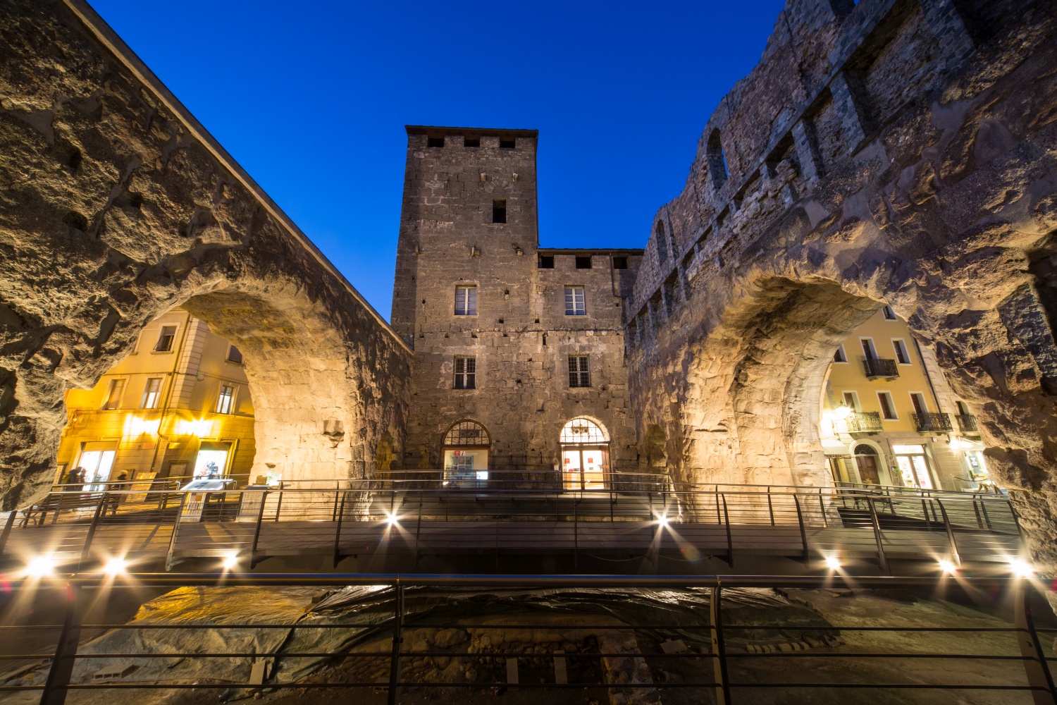Torre-Signori-e-Porta-Praetoria-Aosta-Italy