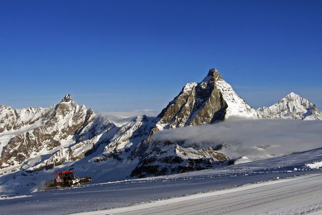 A lone piste basher on Cervinia's slopes.jpg