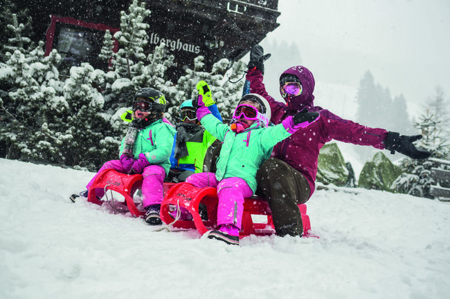 Saalbach toboggan family.jpg