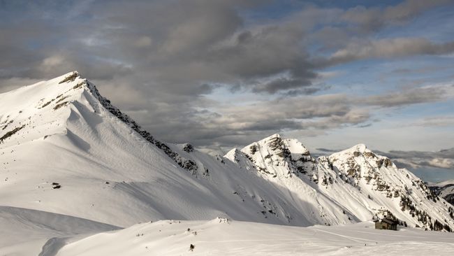 Morzine Mountain sunlight_web.jpg