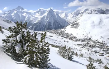 les deux alpes ski resort france credit b.longo