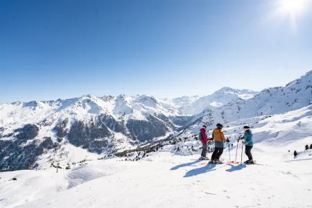 skiing in nendaz veysonnaz credit sophie diaz 2023