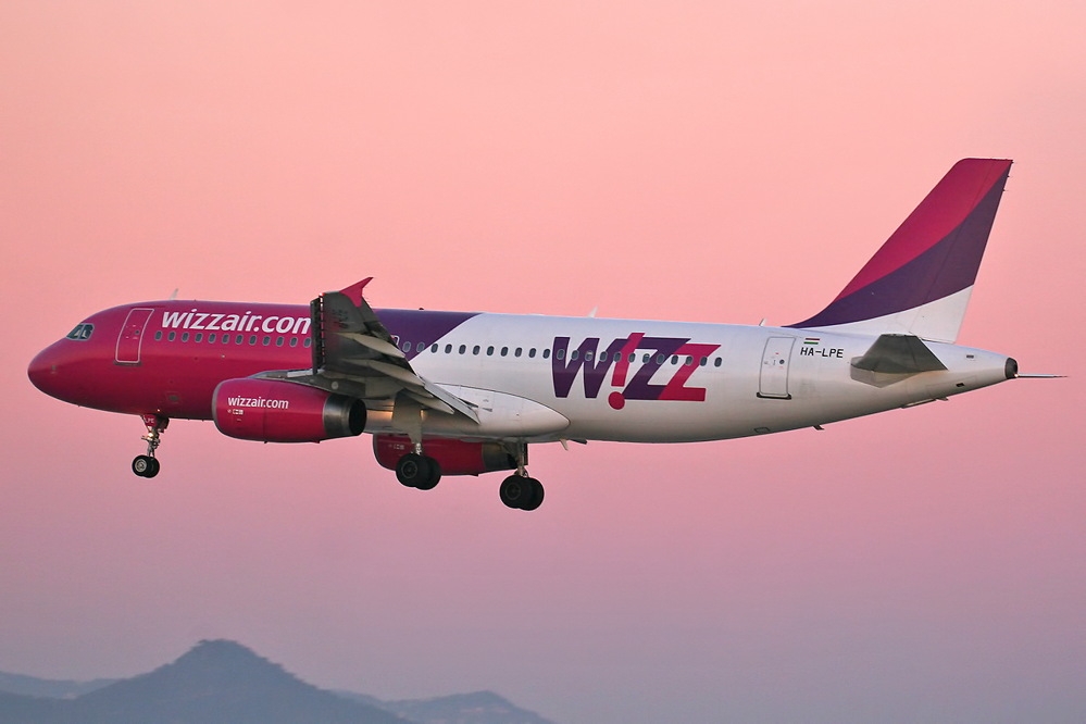 airbus a320 233 wizz air ha lpe