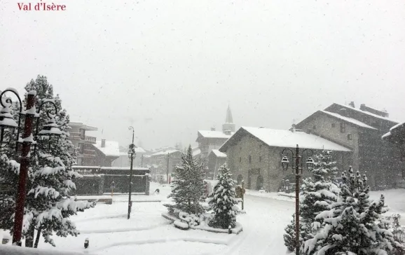 it s snowing now in the alps as resorts enjoy early season opening powder bonanza