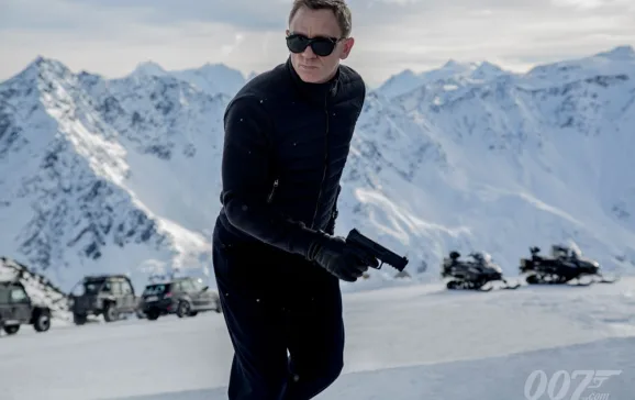 james bond spectre credit 007 dot com