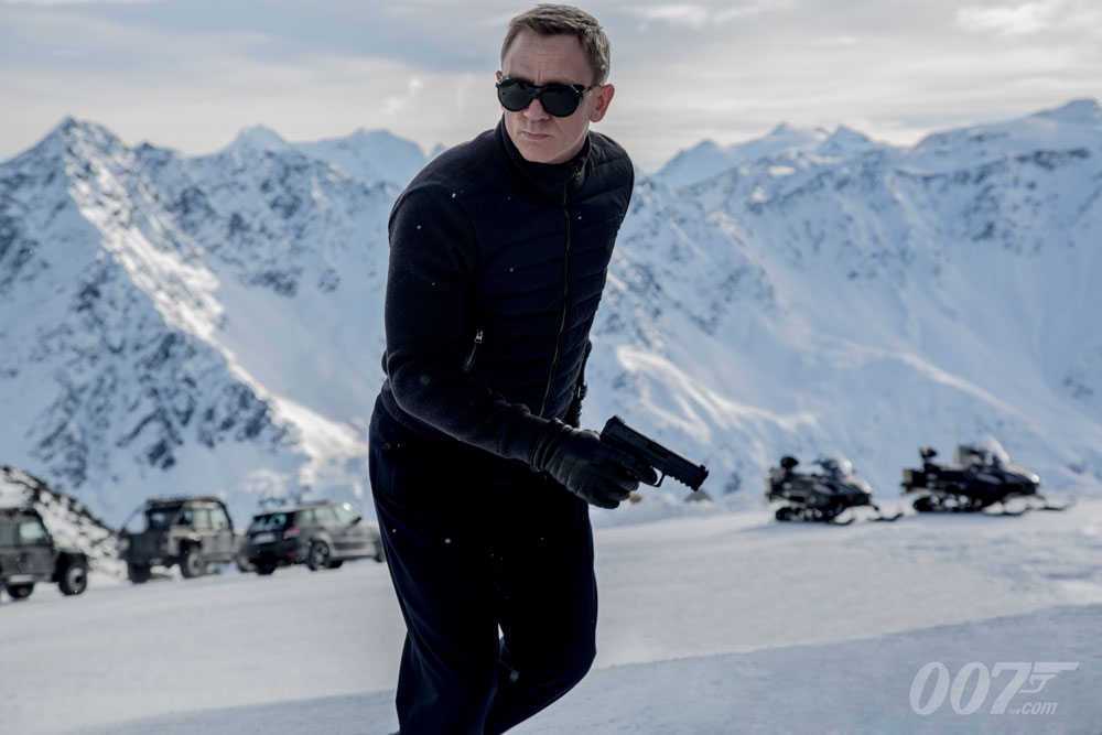 james bond spectre credit 007 dot com