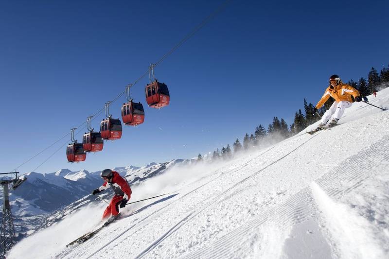 1586 saalbach570026gondola