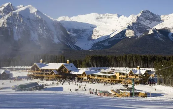 lakelouise resortbase