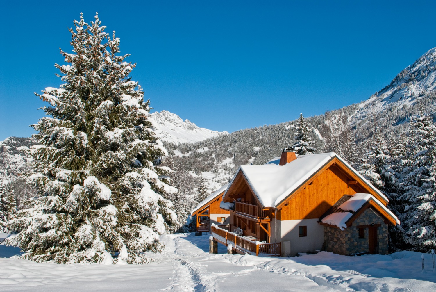 oz en oisans ski resort france credit images et reves