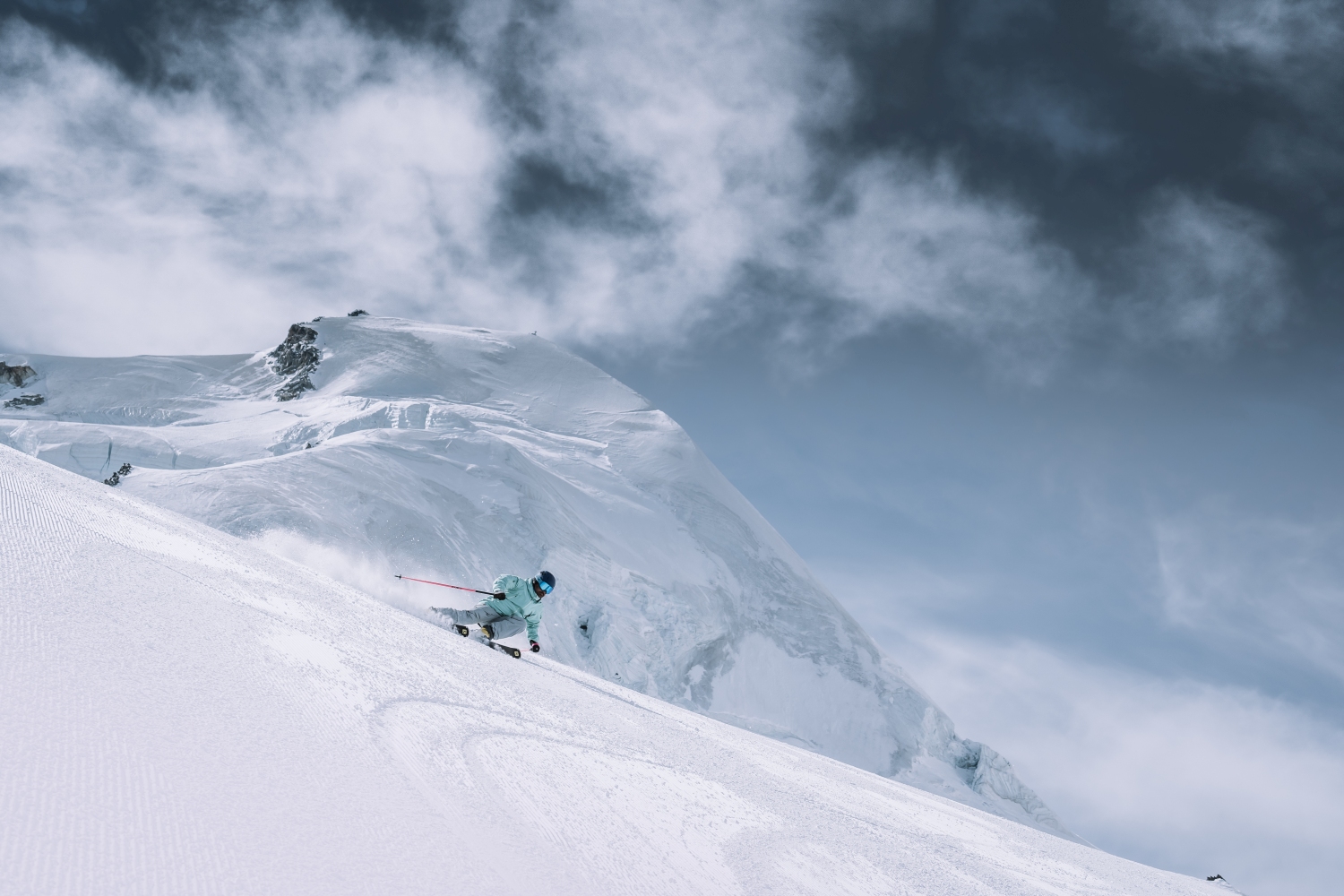 skiing-saas-fee-sasstal-switzerland